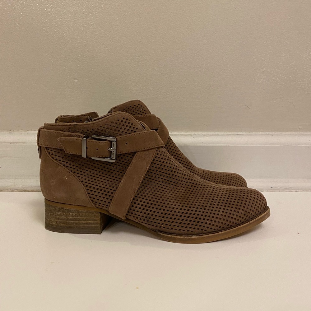 NWT Vince Camuto suede perforated booties 5-1/2